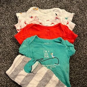 Carters onesies - 4 pack + pants